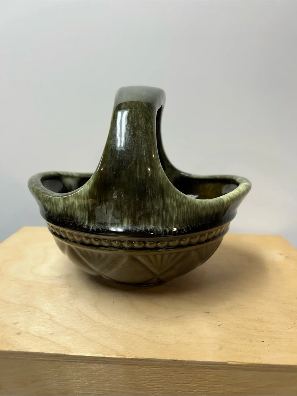 VINTAGE Hull‎ USA Pottery Flower Basket Planter F24  Drip Glaze Green 6x7x7